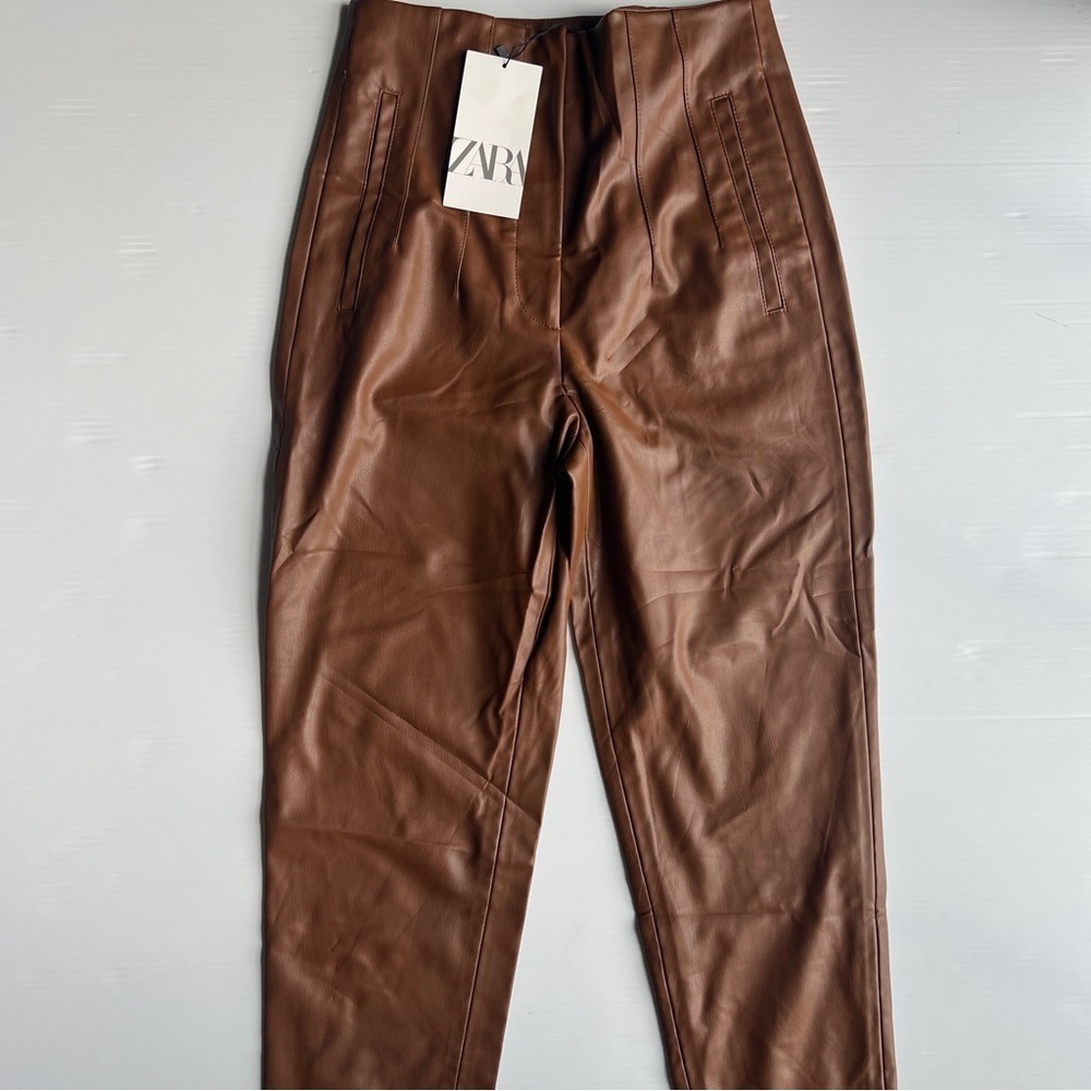 HIGH-RISE FAUX LEATHER TROUSERS | 4387/432